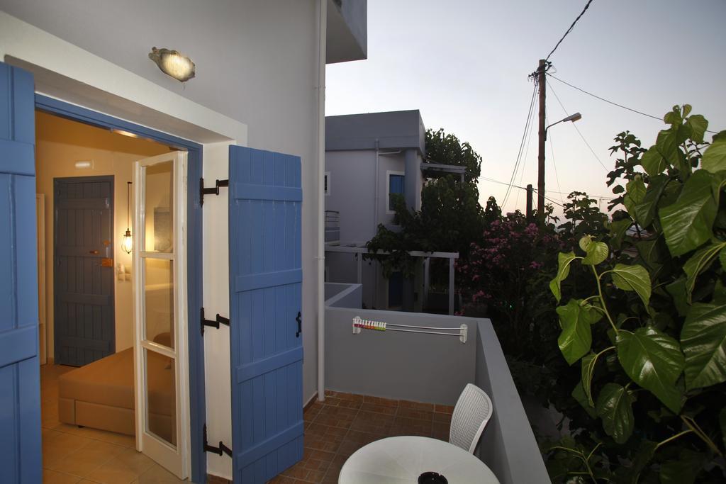 Studios Vasilis Agia Marina Exterior foto